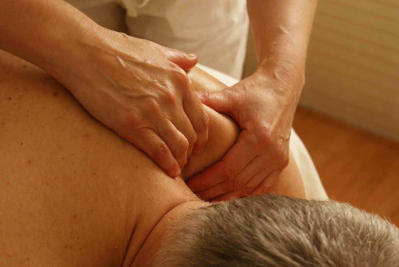 Massage de l'épaule